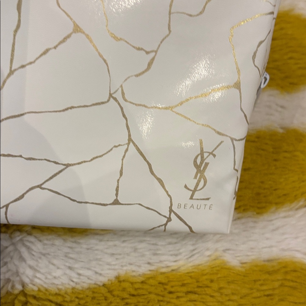 YSL Gift Set - Picture 4 of 15